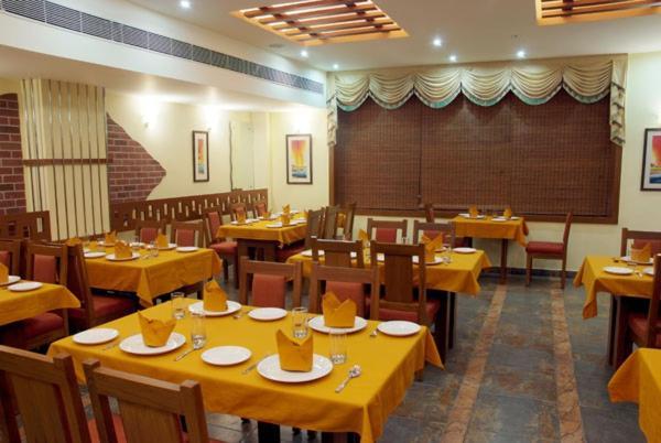 بونديتْشيري P R Pride Inn المظهر الخارجي الصورة