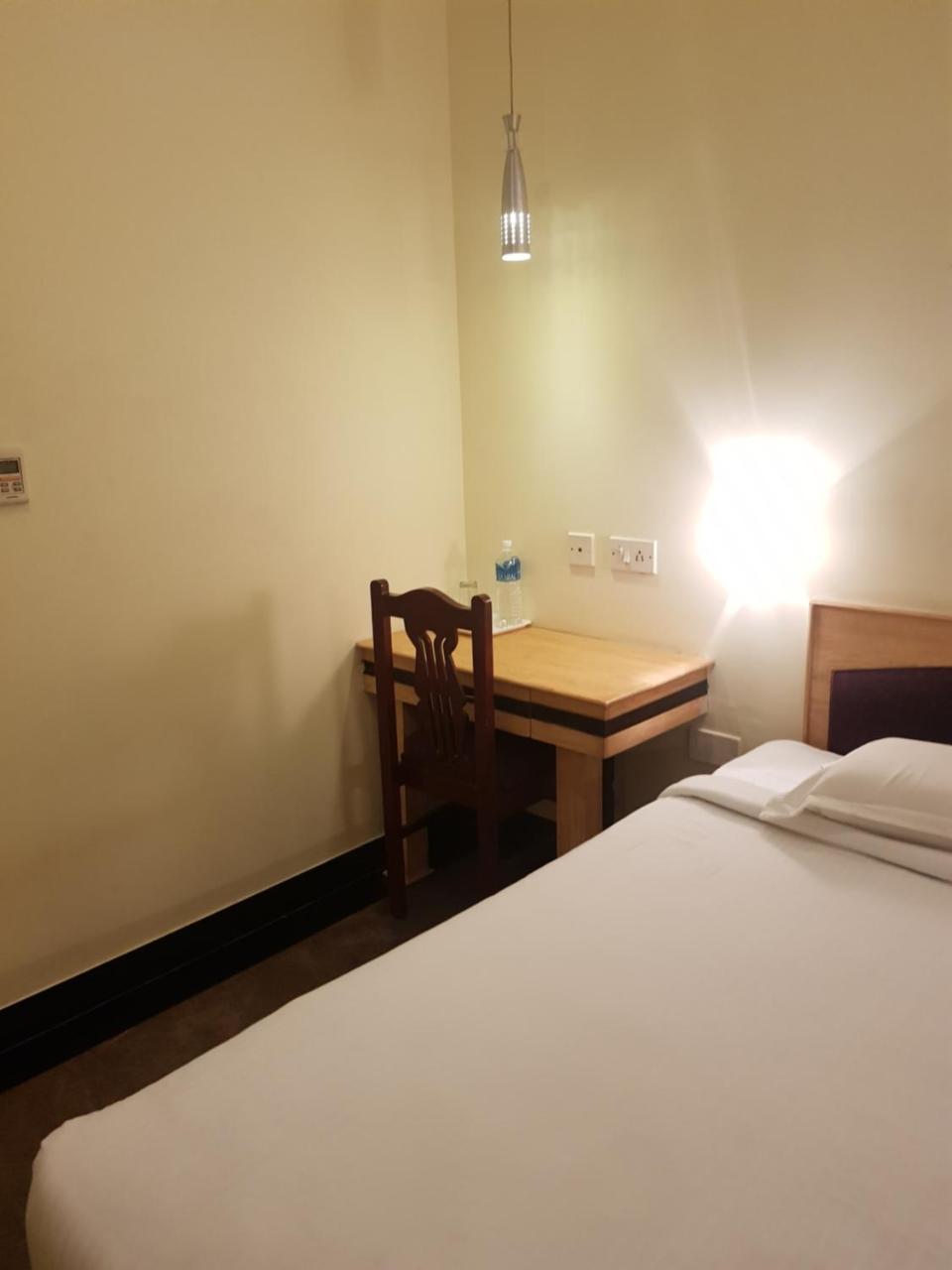 بونديتْشيري P R Pride Inn المظهر الخارجي الصورة