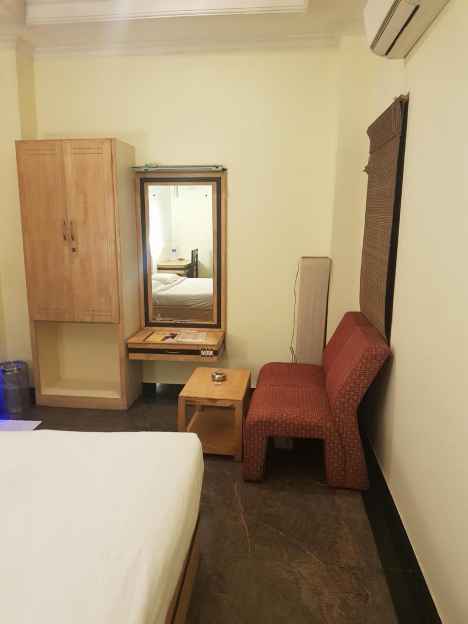 بونديتْشيري P R Pride Inn المظهر الخارجي الصورة